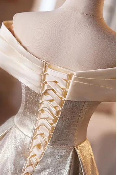 Elegant Champagne Appliques Prom Dresses 2025 Ball Gown Off-The-Shoulder Short Sleeve Backless Floor-Length / Long Formal Dresses