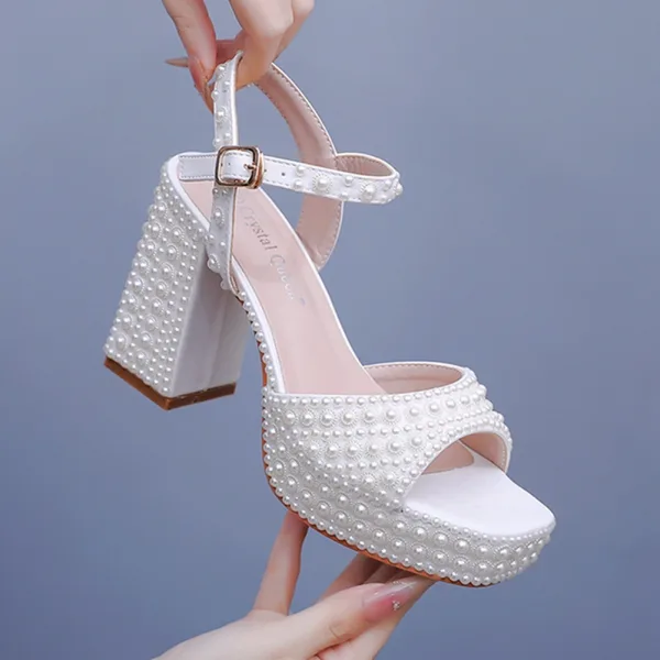 Sexy Beige Perle Brautschuhe 2025 Knöchelriemen 9 cm Thick Heels Peeptoes Hochzeit Sandaletten