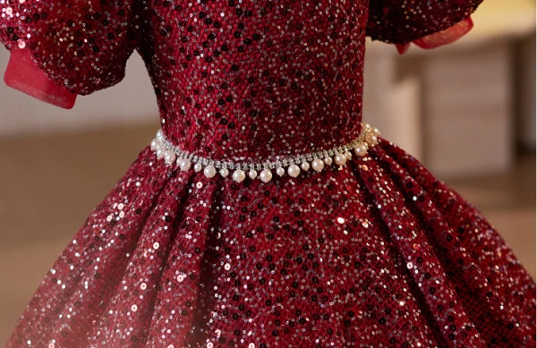Scintillantes Bordeaux Perlage Perle Faux Diamant Paillettes Anniversaire Robe Ceremonie Fille 2024 Robe Boule Encolure Dégagée Manches Courtes Dos Nu Longue