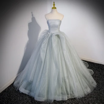 Charmant Vert Cendré Perlage Paillettes Robe De Bal 2023 Robe Boule Bustier Sans Manches Dos Nu Train De Balayage Robe De Ceremonie