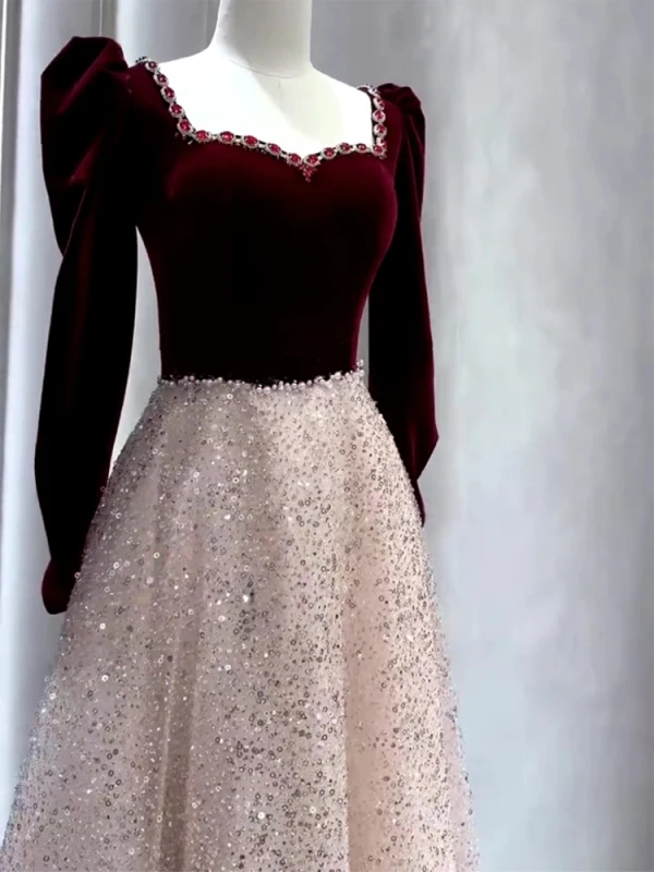 Elegant Burgundy Beading Sequins Velvet Prom Dresses 2024 A-Line / Princess Square Neckline Long Sleeve Backless Bow Floor-Length / Long Prom Formal Dresses