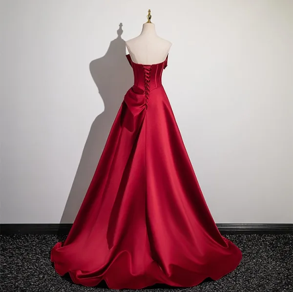 Chinese style Burgundy Lace Flower Appliques Prom Dresses 2024 A-Line / Princess Strapless Sleeveless Backless Sweep Train Satin Prom Formal Dresses