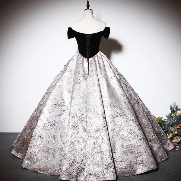 Élégant Noire Daim Robe De Bal 2023 Robe Boule Longue Noeud De l'épaule Faux Diamant Manches Courtes Dos Nu Promo Robe De Ceremonie