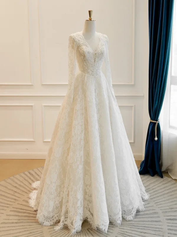 Luxury / Gorgeous Elegant Ivory Handmade Beading Pearl Sequins Lace Flower Wedding Dresses 2026 A-Line / Princess V-Neck Long Sleeve Backless