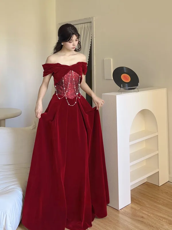 Elegant Burgundy Pearl Velvet Prom Dresses 2025 A-Line / Princess Off-The-Shoulder Short Sleeve Backless Floor-Length / Long Prom Formal Dresses
