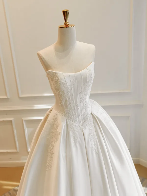 Elegant High-end Ivory Handmade  Beading Lace Flower Satin Wedding Dresses 2026 A-Line / Princess Strapless Sleeveless Backless Floor-Length / Long