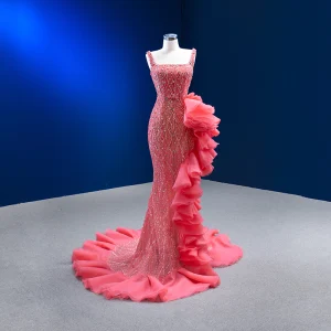 High End Snygga Fina Godis Rosa Beading Rhinestone Paljetter Ruffle Aftonklänningar 2023 Trumpet Sjöjungfru Fyrkantig Ringning Ärmlös Halterneck Domstol Tåg Afton