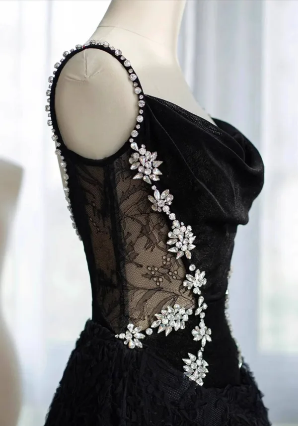 Charmant Noire Faux Diamant En Dentelle Fleur Robe De Soirée 2026 Princesse Bretelles Spaghetti Sans Manches Dos Nu Longue Soirée Robe De Ceremonie