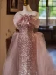 Glitzernden Rosa Pailletten Ballkleider 2024 Meerjungfrau Off Shoulder Kurze Ärmel Rückenfreies Sweep / Pinsel Zug Ball Festliche Kleider