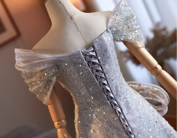 Sparkly Silver Pearl Sequins Prom Dresses 2026 A-Line / Princess Off-The-Shoulder Short Sleeve Backless Floor-Length / Long Prom Formal Dresses