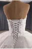 High End Weiß Handgefertigt Perlenstickerei Perle Pailletten Quinceañera Brautkleider / Hochzeitskleider 2025 Ballkleid Bandeau Ärmellos Rückenfreies Kapelle-Schleppe Tülle