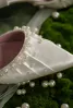 Eleganta Vita Pärla Satin Spetsiga Brudskor 2024 4 cm Stilettklackar Låg Klack Bröllop Högklackade