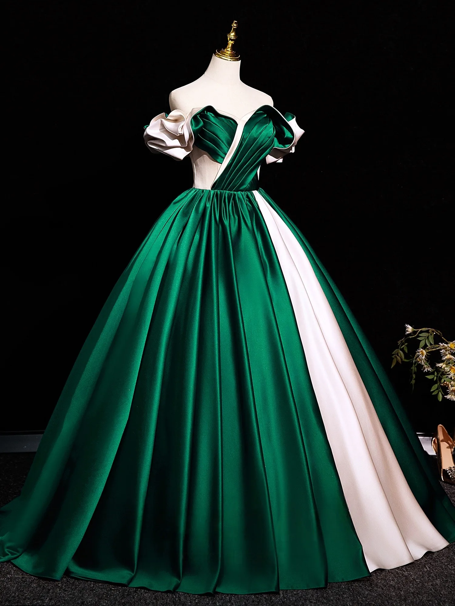 Two Tone Elegant Dark Green Satin Prom Dresses 2025 Ball Gown Off-The-Shoulder Short