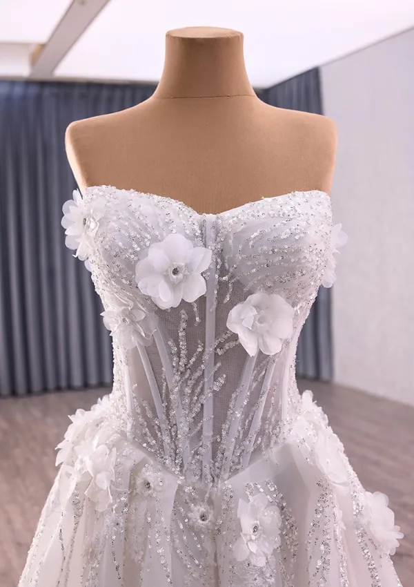 High End Weiß Handgefertigt Perlenstickerei Applikationen Pailletten Brautkleider / Hochzeitskleider 2025 A Linie Bandeau Ärmellos Rückenfreies Sweep / Pinsel Zug Hochzeit