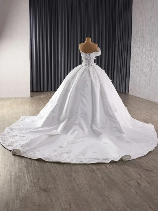 High End Weiß Handgefertigt Perlenstickerei Pailletten Applikationen Brautkleider / Hochzeitskleider 2025 Ballkleid One-Shoulder Ärmellos Rückenfreies Hof-Schleppe