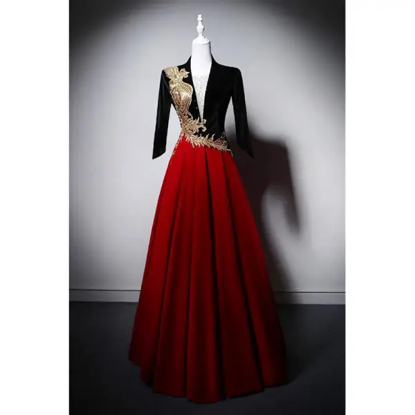Ethnic Burgundy Phoenix Embroidered Sequins Prom Dresses 2025 A-Line / Princess V-Neck 1/2 Sleeves Backless Floor-Length / Long Prom Formal Dresses