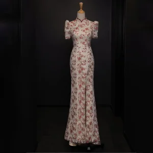 Chic Belle En Dentelle Fleur Soirée Cheongsam 2022 Trompette Sirène Perle Col Haut Manches Courtes Longue Fendue Devant