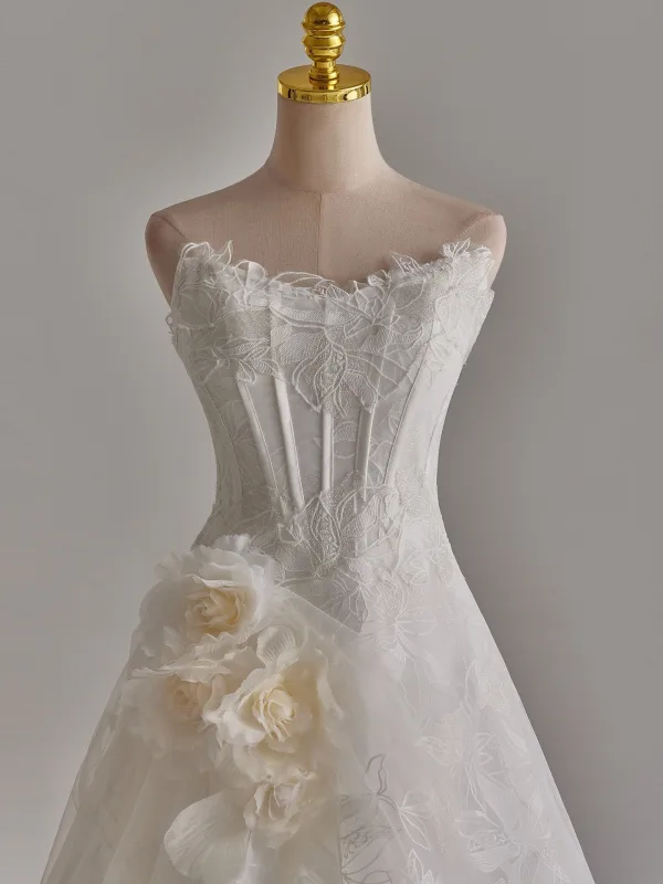 Elegante Leichtes Weiß Spitze Blumen Applikationen Brautkleider / Hochzeitskleider 2025 A Linie Bandeau Ärmellos Rückenfreies Sweep / Pinsel Zug Hochzeit