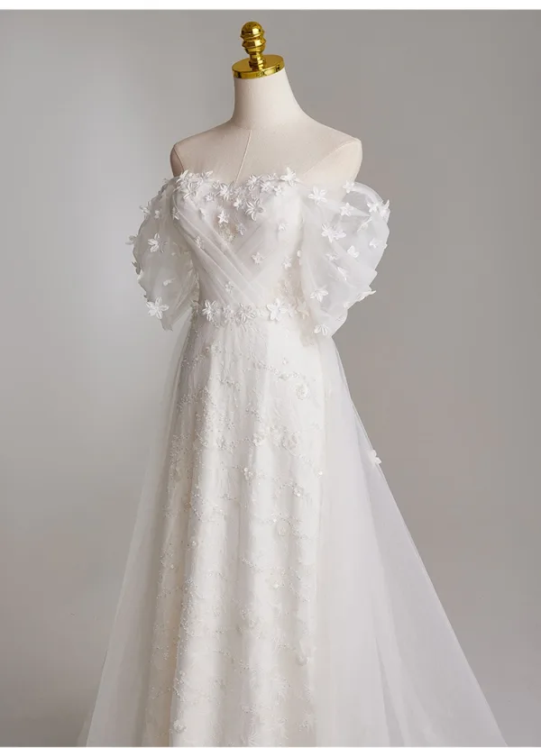 Elegante Weiß Applikationen Brautkleider / Hochzeitskleider 2025 A Linie Off Shoulder Kurze Ärmel Rückenfreies Sweep / Pinsel Zug Tülle