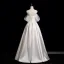 Elegant Hvit Perle Satin Ballkjoler 2026 Prinsesse Kjæreste Uten Ermer Ryggløse Lange Formelle Kjoler
