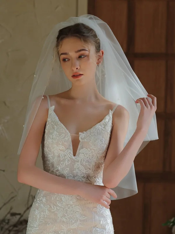 Modest / Simple White Handmade  Pearl Wedding Veils 2025 Tulle