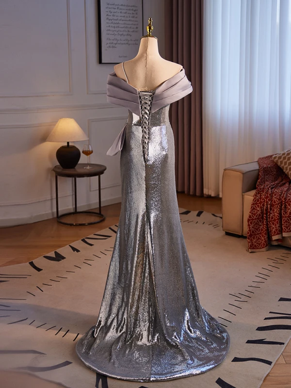 Glitzernden Silber Gespaltete Front Pailletten Abendkleider 2024 Meerjungfrau One-Shoulder Ärmellos Rückenfreies Sweep / Pinsel Zug Abend Festliche Kleider