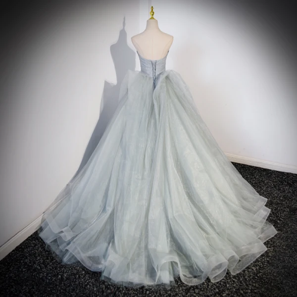 Charmant Vert Cendré Perlage Paillettes Robe De Bal 2023 Robe Boule Bustier Sans Manches Dos Nu Train De Balayage Robe De Ceremonie