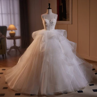 Charming White Beading Pearl Sequins Lace Flower Cascading Ruffles Light Wedding Dresses 2024 Ball Gown Spaghetti Straps Sleeveless Backless