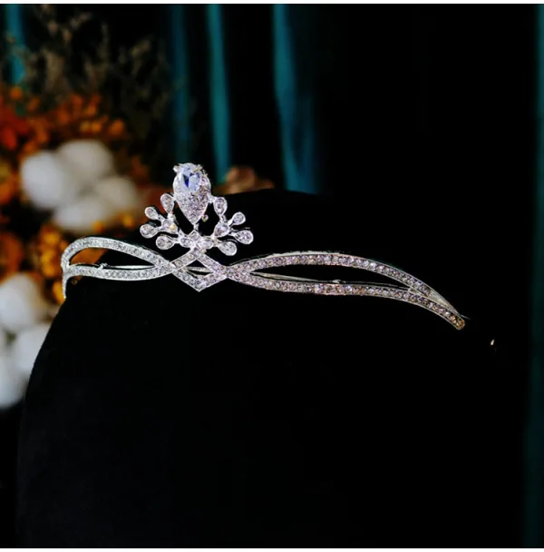 Sjarmerende Sølv Rhinestone Bryllup Har Tilbehor Krone 2024