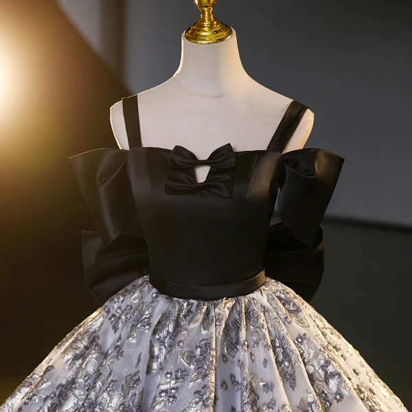 Élégant Noire Robe De Bal 2023 Robe Boule Bretelles Spaghetti Manches Courtes Dos Nu Noeud Longue Promo Robe De Ceremonie