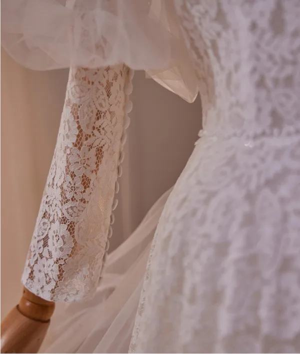 Schöne Weiß Spitze Blumen Brautkleider / Hochzeitskleider 2024 A Linie Spaghettiträger 3/4 Ärmel Rückenfreies Sweep / Pinsel Zug Hochzeit