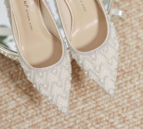 Charming Silver Beading Pearl Rhinestone Wedding Shoes 2024 7 cm Stiletto Heels Pointed Toe Wedding Pumps High Heels