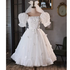 Chic Belle Blanche Perle Appliques Robe De Mariée 2023 Princesse Encolure Carrée Manches Courtes Dos Nu Thé Longueur Mariage