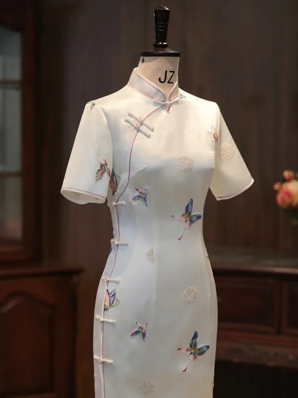 Chinese style White Embroidered Butterfly Tea-length Cheongsam 2026 Trumpet / Mermaid High Neck Short Sleeve