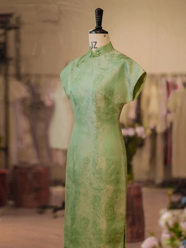 Chinese style Sage Green Split Front Silk Cheongsam 2026 Trumpet / Mermaid High Neck Short Sleeve Tea-length