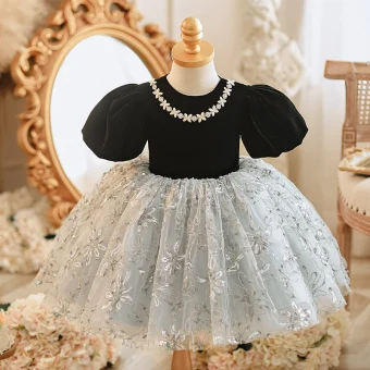 Chic Belle Noire Fleur Paillettes Anniversaire Courte Robe Ceremonie Fille 2023 Robe Boule Encolure Dégagée Gonflée Manches Courtes