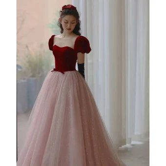 Élégant Bordeaux Paillettes Robe De Bal 2022 Princesse Encolure Dégagée Gonflée Manches Courtes Dos Nu Noeud Ceinture Longue Robe De Ceremonie