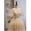 Chic / Belle Champagne Volants en Cascade Robe De Bal 2023 Princesse Perle V-Cou Manches Courtes Dos Nu Longue Promo Robe De Ceremonie