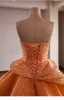 Mode Orange Fallende Rüsche Perle Pailletten Strass Ballkleider 2026 Ballkleid Bandeau Ärmellos Rückenfreies Sweep / Pinsel Zug Festliche Kleider