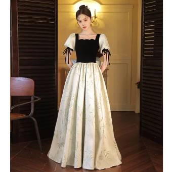 Élégant Noire Robe De Bal 2023 Princesse Encolure Carrée Manches Courtes Dos Nu Noeud Longue Robe De Ceremonie