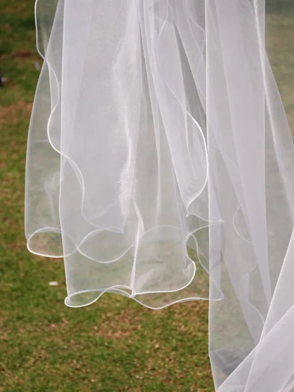 Modest / Simple White Bridal Tulle Wedding Veils 2025