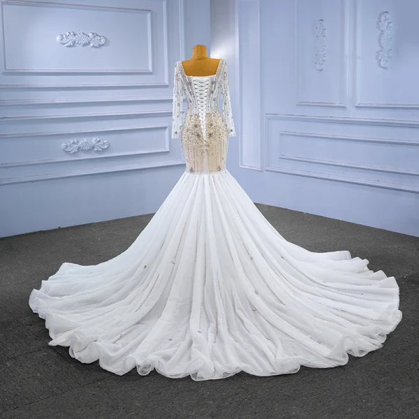 Luxe Blanche Fait main Perlage Perle Faux Diamant Robe De Mariée 2023 Trompette / Sirène Encolure Carrée Manches Longues Dos Nu Chapel Train Mariage