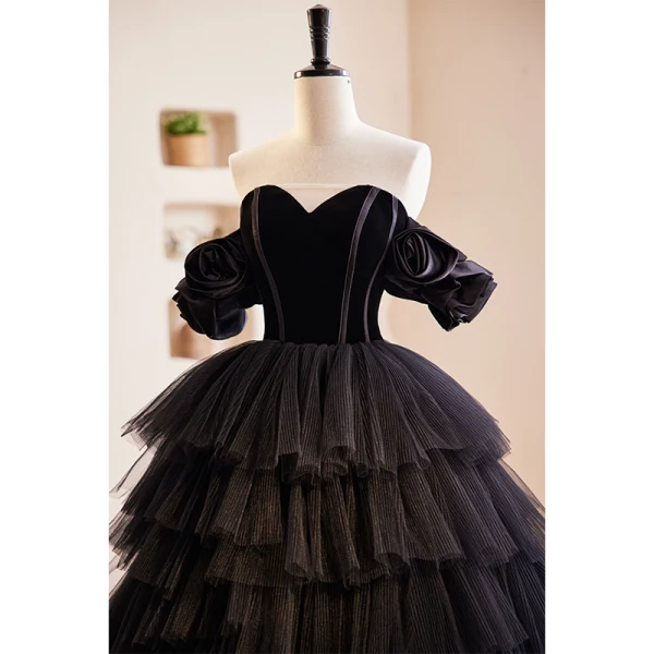 Charmant Noire Volants en Cascade Robe De Soirée 2023 Robe Boule Bustier Sans Manches Dos Nu Train De Balayage Soirée Robe De Ceremonie
