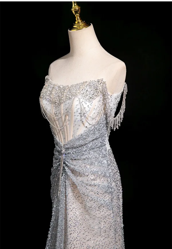 Sexy Silber Grau Perlenstickerei Pailletten Strass Abendkleider 2025 Meerjungfrau Bandeau Ärmellos Rückenfreies Sweep / Pinsel Zug Abend Festliche Kleider