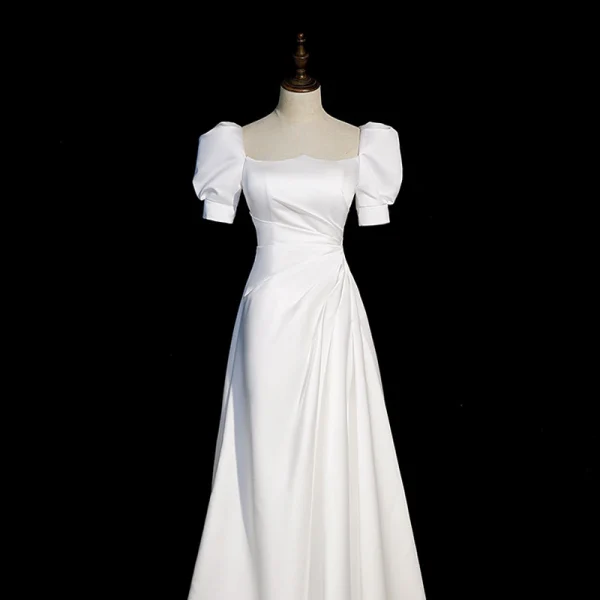 Modest / Simple White Satin Prom Dresses 2022 A-Line / Princess Square Neckline Puffy Short Sleeve Bow Backless Court Train Prom Formal Dresses