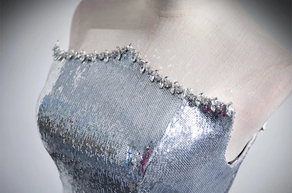 Scintillantes Sexy Argenté Paillettes Robe De Soirée 2024 Trompette / Sirène Bustier Sans Manches Dos Nu Noeud Tribunal Train Soirée Robe De Ceremonie