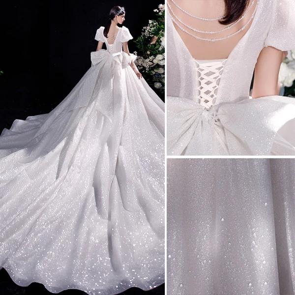 Luxus / Herrlich Ivory / Creme Perlenstickerei Perle Pailletten Brautkleider / Hochzeitskleider 2022 Ballkleid Eckiger Ausschnitt Geschwollenes Kurze Ärmel Rückenfreies Schleife Königliche Schleppe Hochzeit