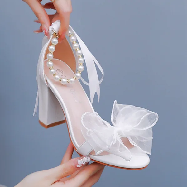Charmant Weiß Perle Knöchelriemen Schleife Ball Sandalen Damen 2025 9 cm Thick Heels Peeptoes Sandaletten Hochhackige