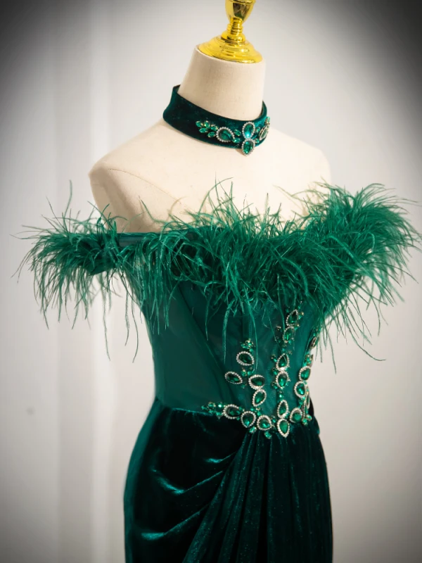Elegant Dark Green Rhinestone Velvet Prom Dresses 2024 Trumpet / Mermaid Off-The-Shoulder Tassel Sleeveless Backless Sweep Train Prom Formal Dresses