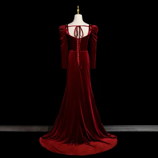 Vintage / Retro Burgundy Rhinestone Velvet Prom Dresses 2025 Trumpet / Mermaid Spaghetti Straps Long Sleeve Backless Sweep Train Formal Dresses